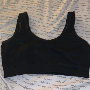 super cute black sports bra